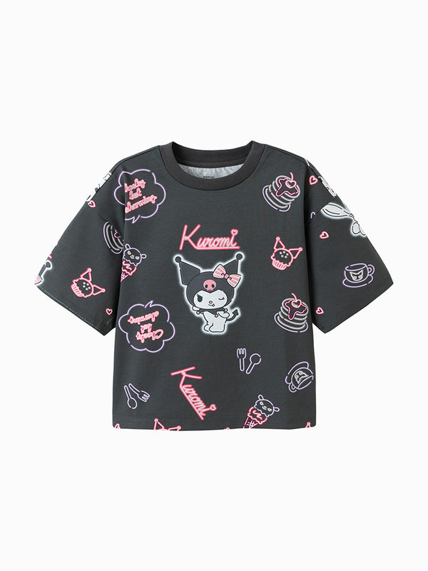 t-shirt with printed pattern and front print