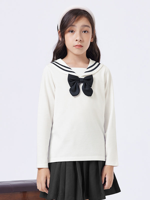 blouse with wide collar